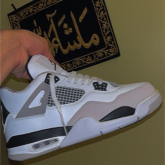 Jordan 4s military black
